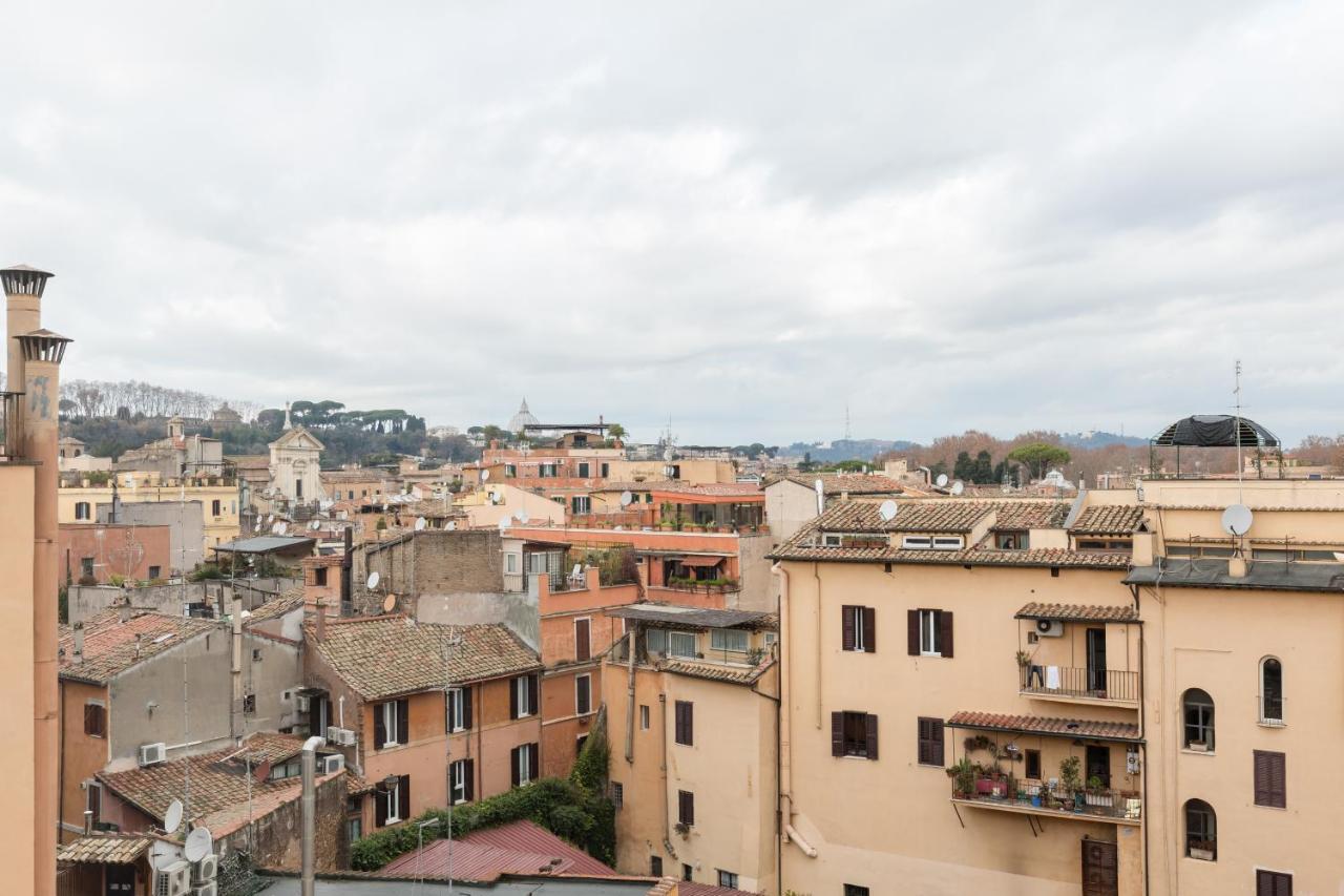 Amazing Penthouse With Private Terrace In Trastevere Řím Exteriér fotografie